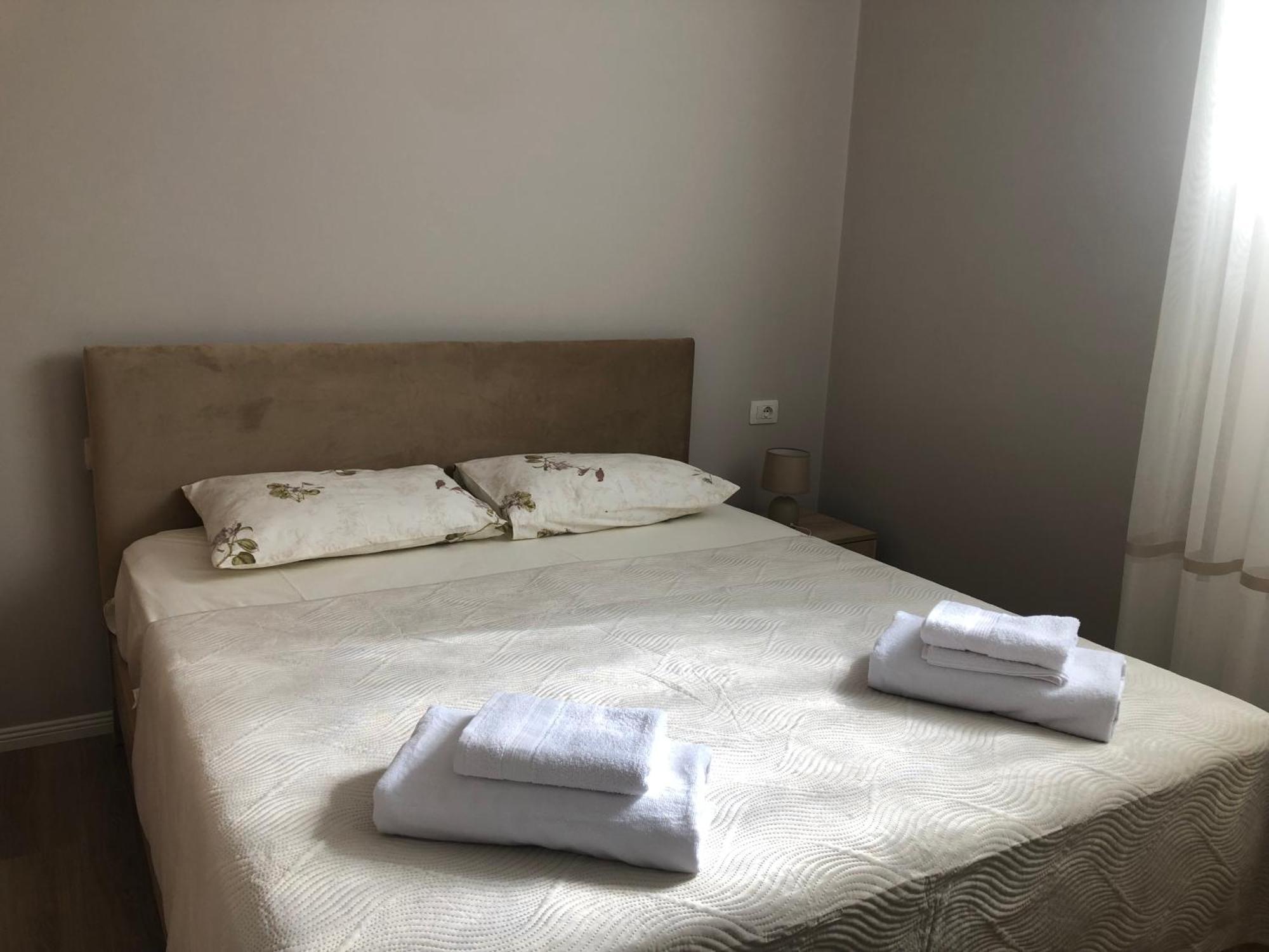 דירות Yzberishti Olivia House מראה חיצוני תמונה